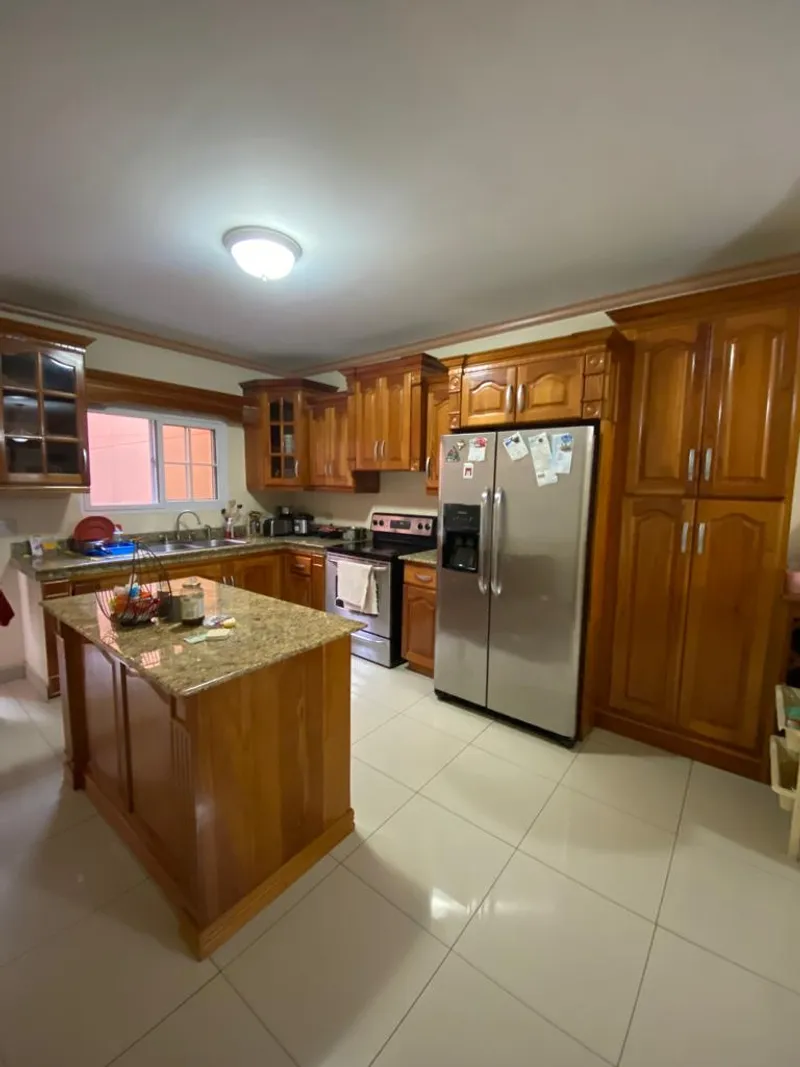 Venta Casa En Res. Las Hadas