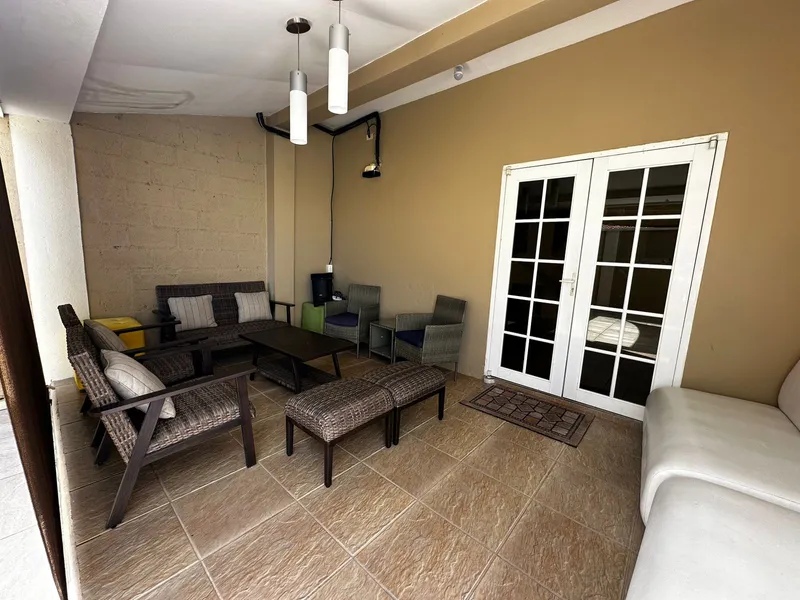 Venta De Casa En Residencial Las Uvas - Tegucigalpa 080100136