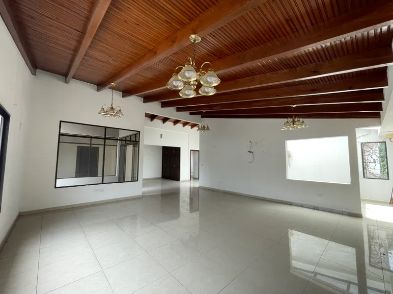 Venta De Casa En Residencial Lomas del Guijarro Sur - Tegucigalpa 080100237