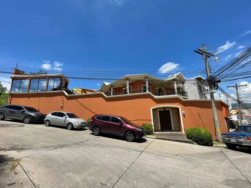 Venta De Casa En Residencial Las Uvas - Tegucigalpa 080100460