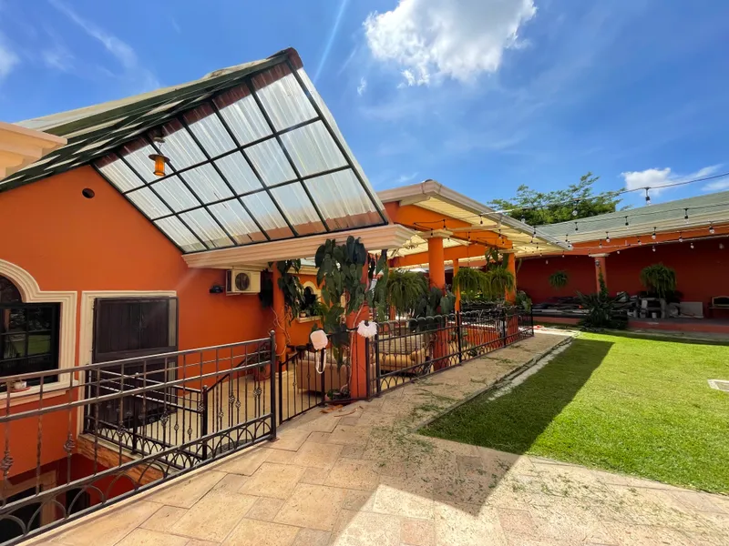 Venta De Casa En Residencial Las Uvas - Tegucigalpa 080100460