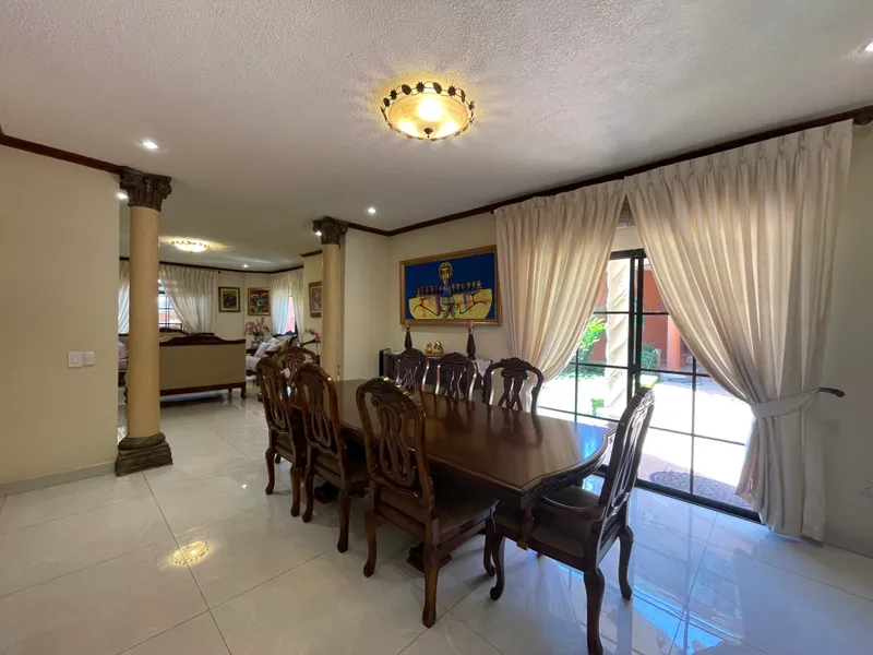 Venta De Casa En Residencial Las Uvas - Tegucigalpa 080100460