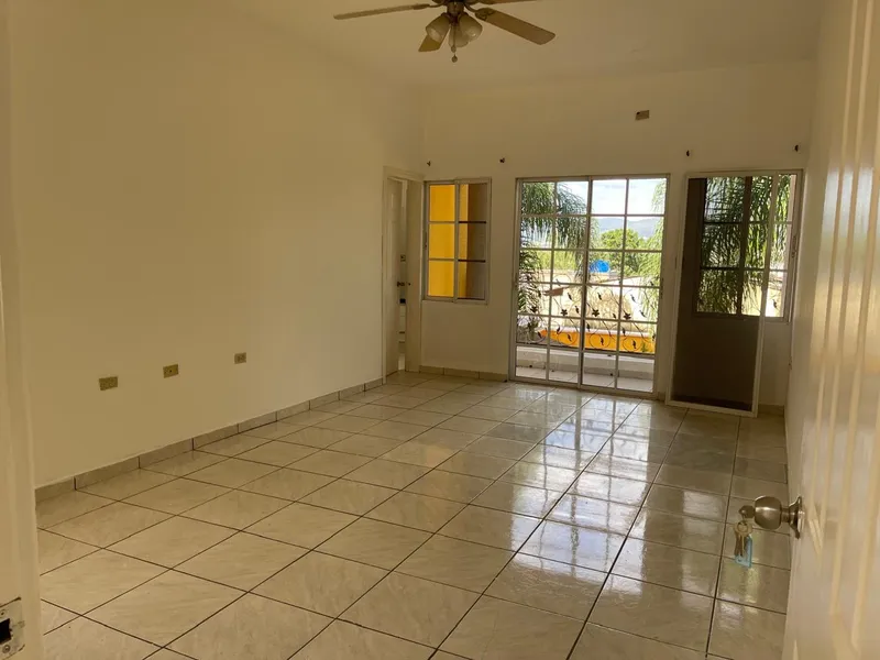 Venta De Casa En Residencial Las Uvas - Tegucigalpa 080100487