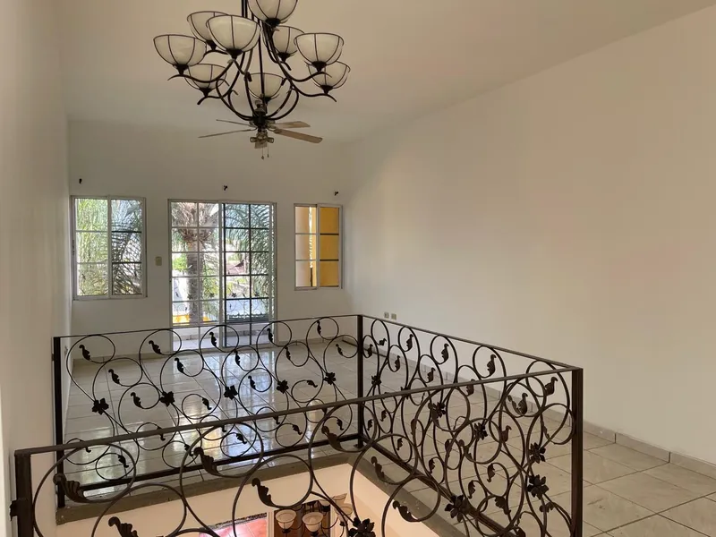 Venta De Casa En Residencial Las Uvas - Tegucigalpa 080100487