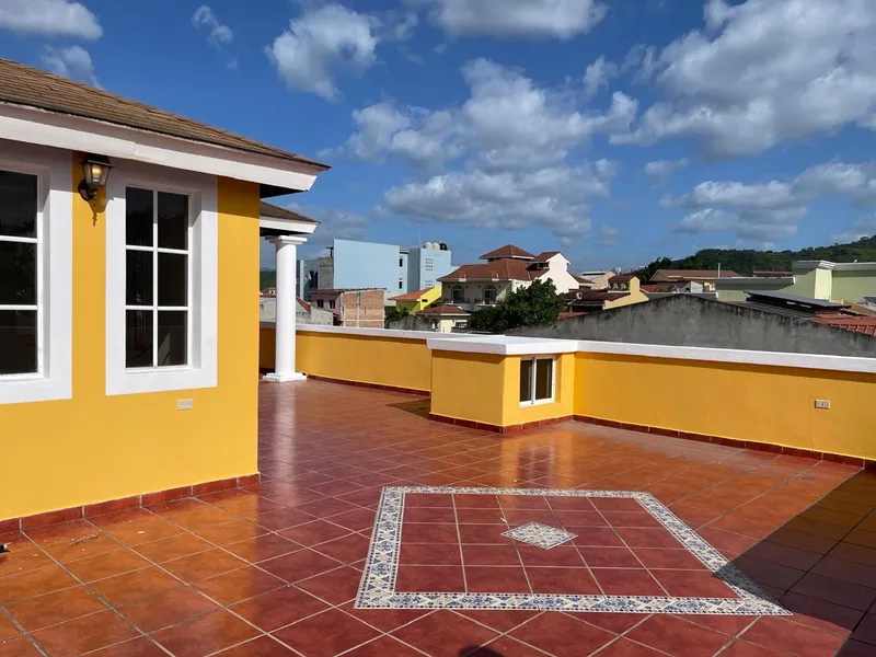 Venta De Casa En Residencial Las Uvas - Tegucigalpa 080100487