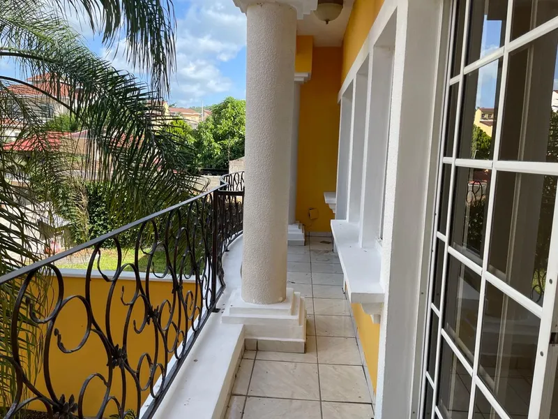 Venta De Casa En Residencial Las Uvas - Tegucigalpa 080100487