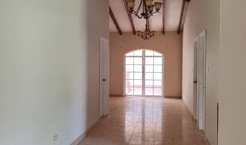 Venta Casa En Residencial Las Uvas