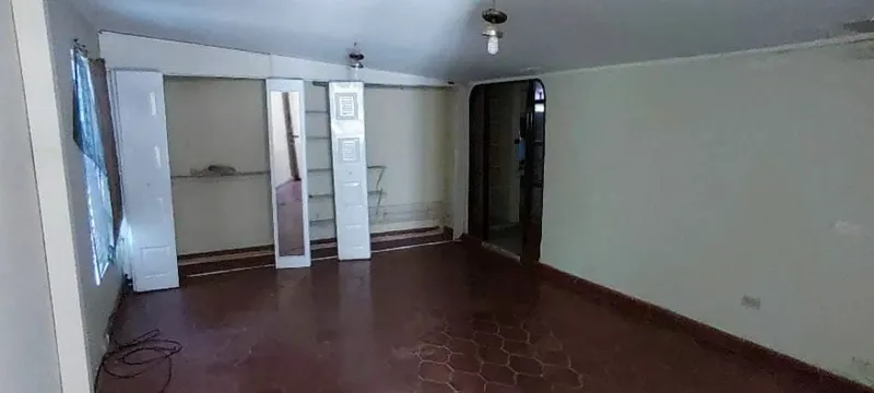 Venta De Casa En Col. Jardines de Loarque - Tegucigalpa 080100603