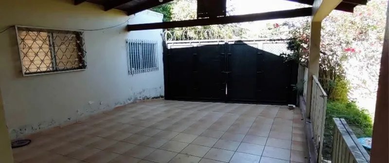 Venta De Casa En Col. Jardines de Loarque - Tegucigalpa 080100603