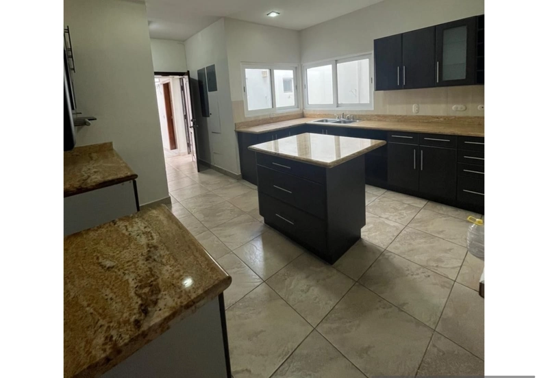 Venta De Casa En Residencial Lomas del Guijarro Sur - Tegucigalpa 080100809