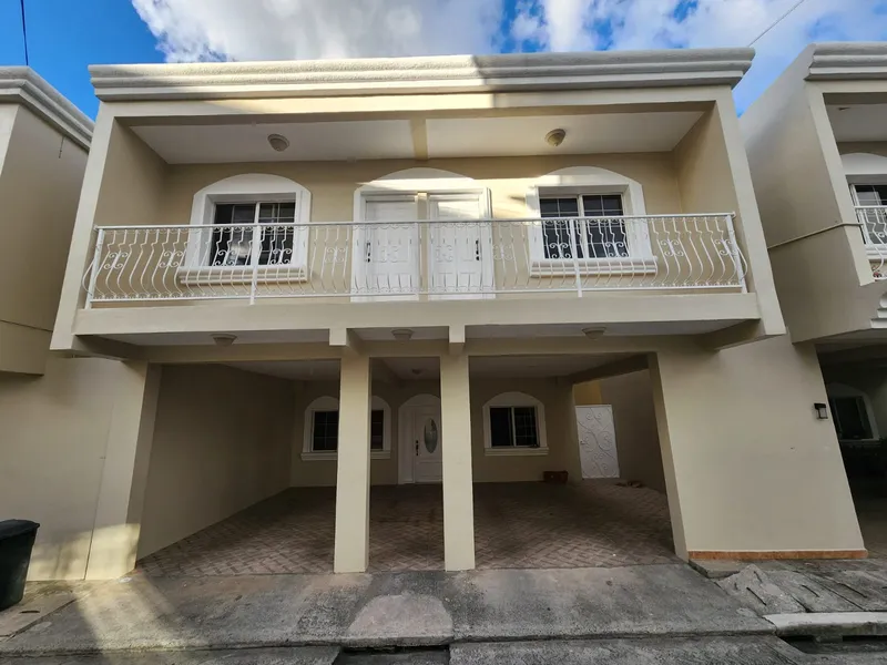 Alquiler De Casa En Residencial Las Uvas - Tegucigalpa 080100556