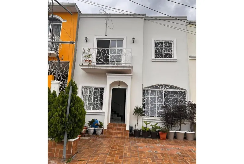 Venta De Casa En Residencial Altos de Venecia - Tegucigalpa 080100614