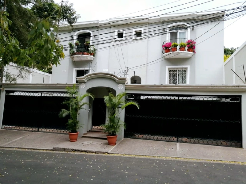 Venta De Casa En Residencial Lomas del Guijarro Sur - Tegucigalpa 080100677