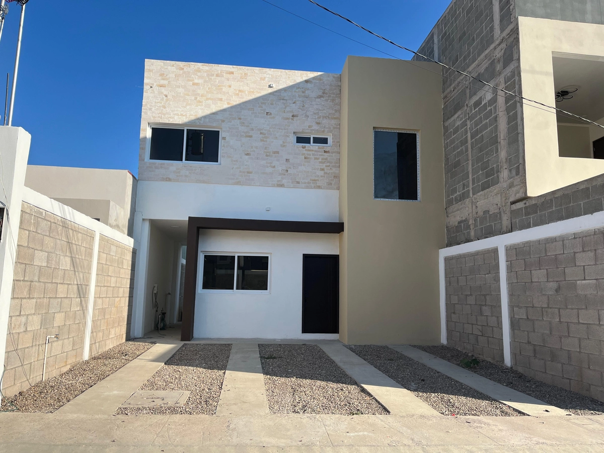 Venta De Casa En Residencial Quinta Isabel  - Tegucigalpa 080100852