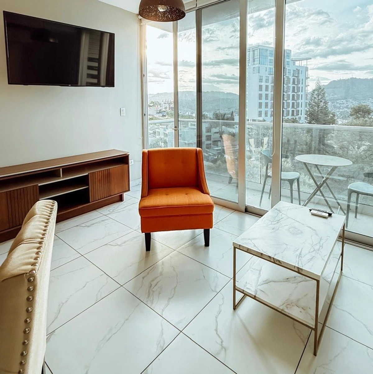 Alquiler De Apartamento En Colonia Lomas del Guijarro  - Tegucigalpa 080101453